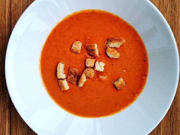 Tomaatti-linssikeitto