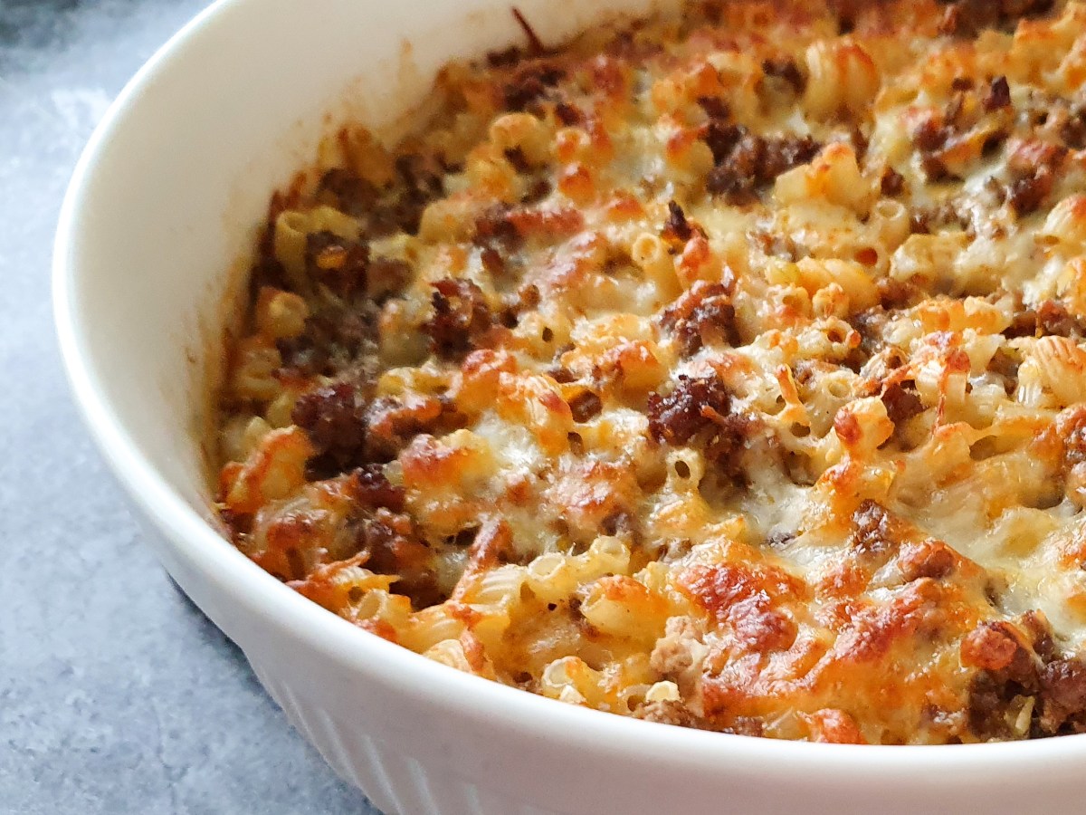 Lihaisempi jauheliha-makaroonilaatikko