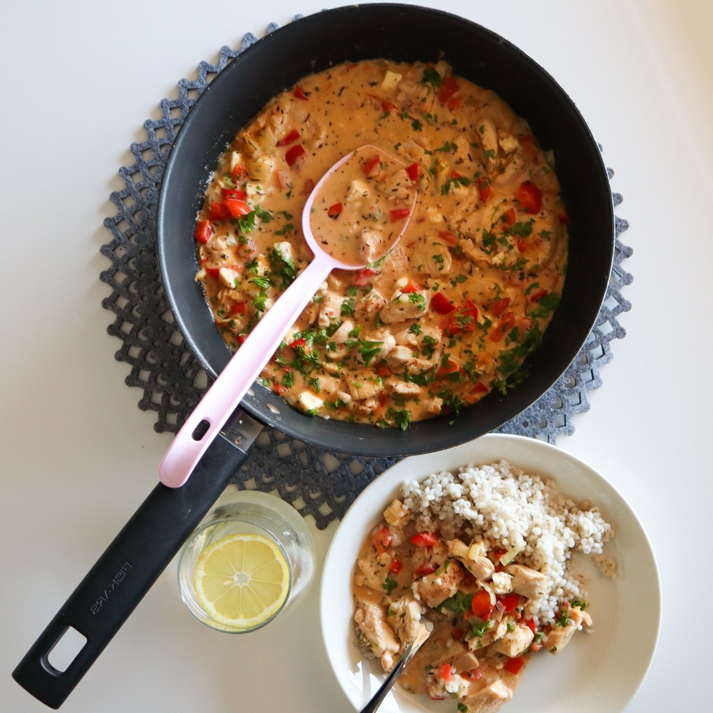 Fetajuusto-broilerikastike